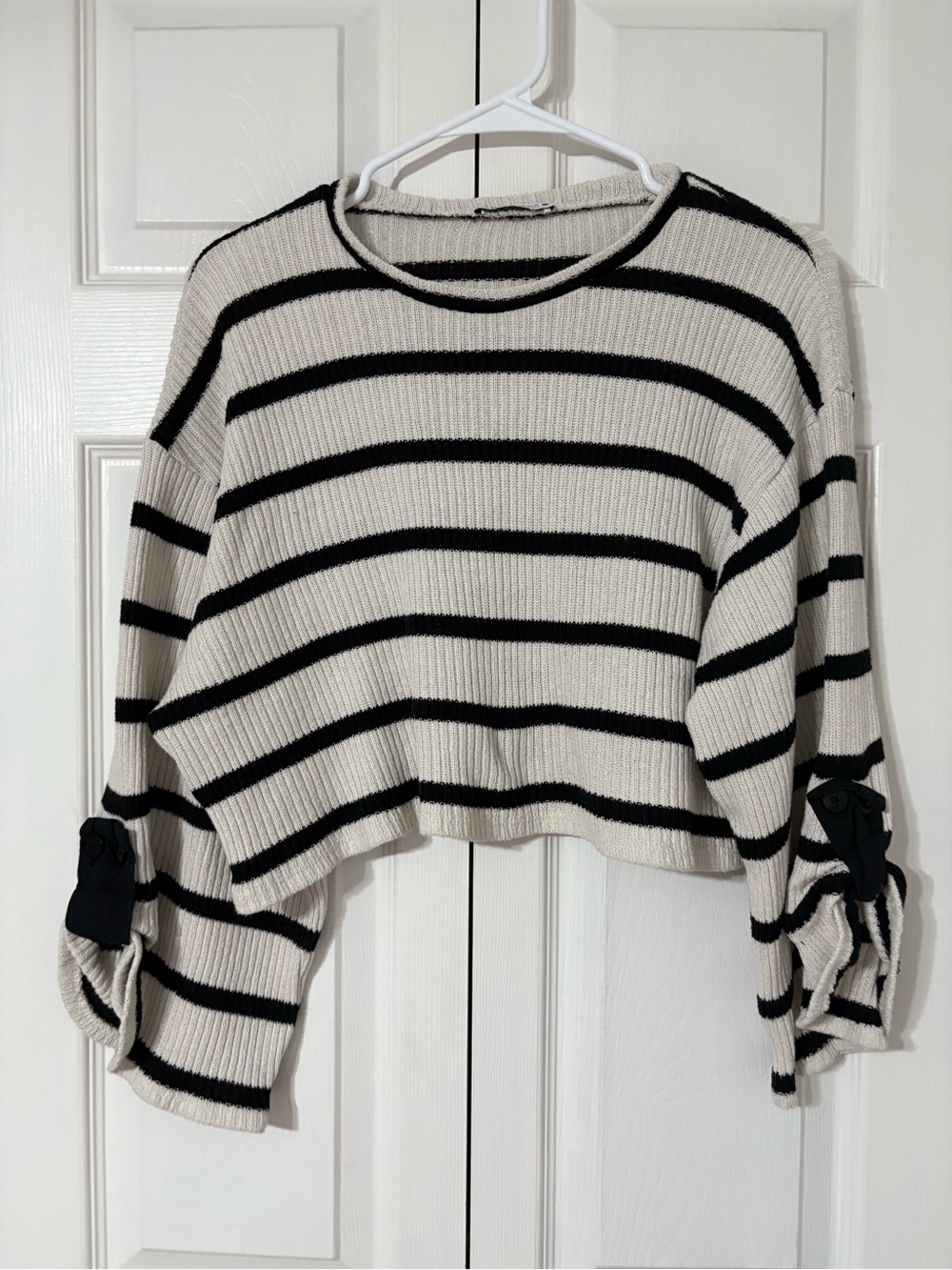 Zara Striped Black and Cream Cropped Sweater